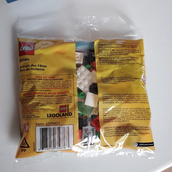 NEW Lego Winter Train - Picture 3 of 3